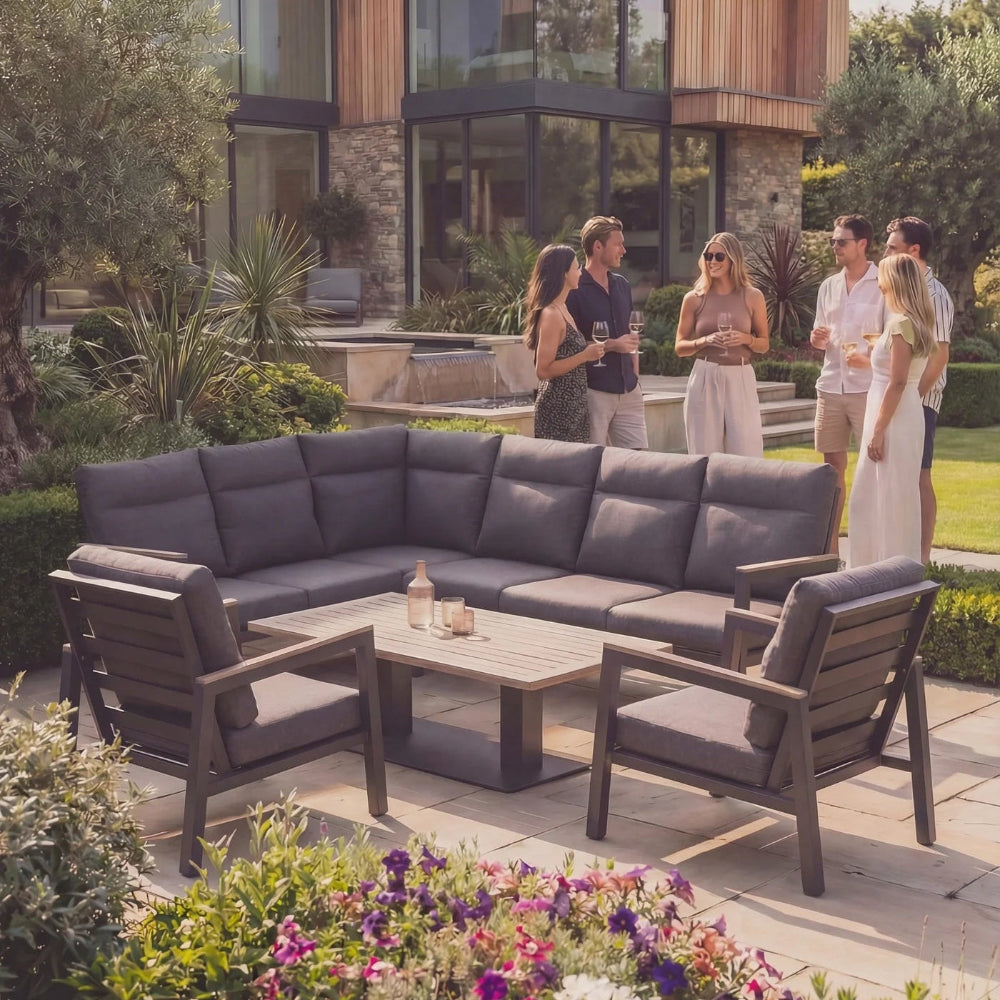 Kettler Tudor Corner Set Right Hand with 2x Armchairs (ex-display)