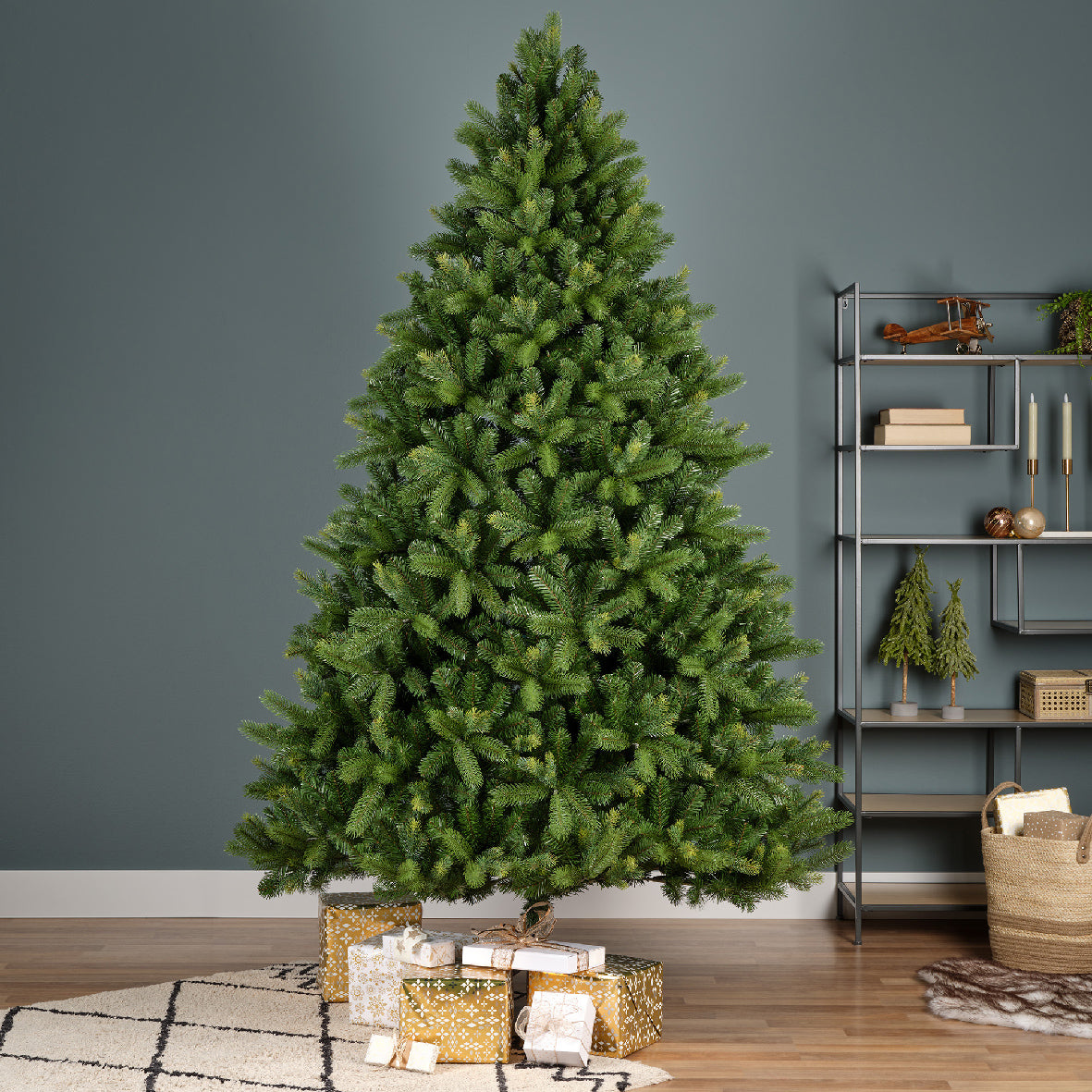 Everlands Freiburg Pine Tree 8ft / 240cm