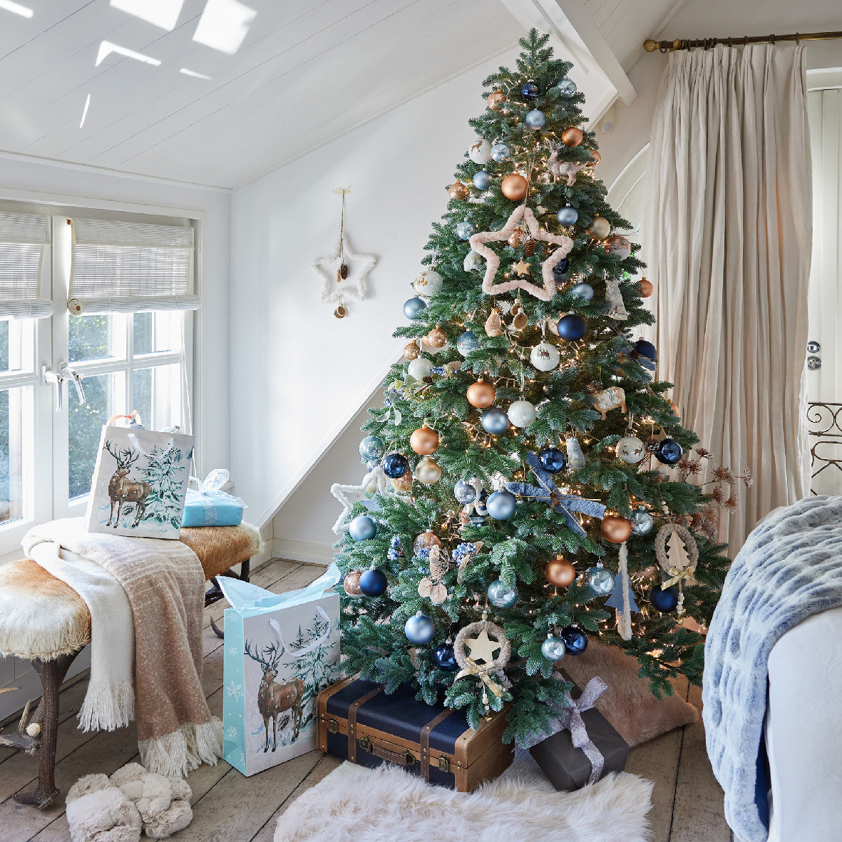 Everlands Trondheim Spruce Christmas Tree 210cm / 7ft 