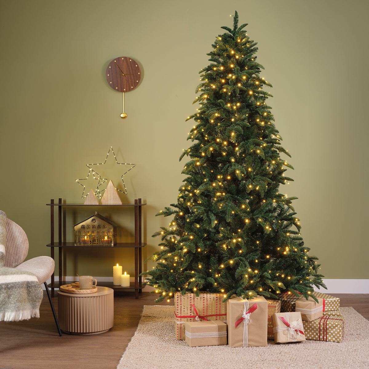 Everlands Levi Fir Pre-Lit Artificial Christmas Tree – 6ft, 7ft & 8ft