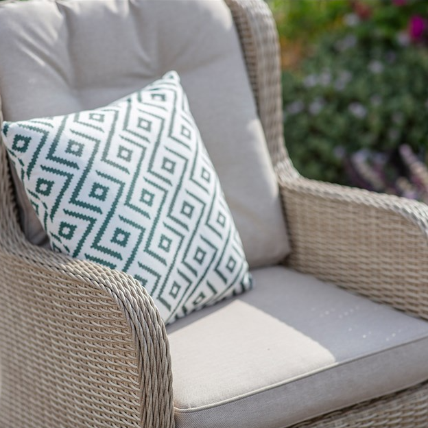 Bramblecrest Chedworth Rattan Round Bistro Set in Sandstone