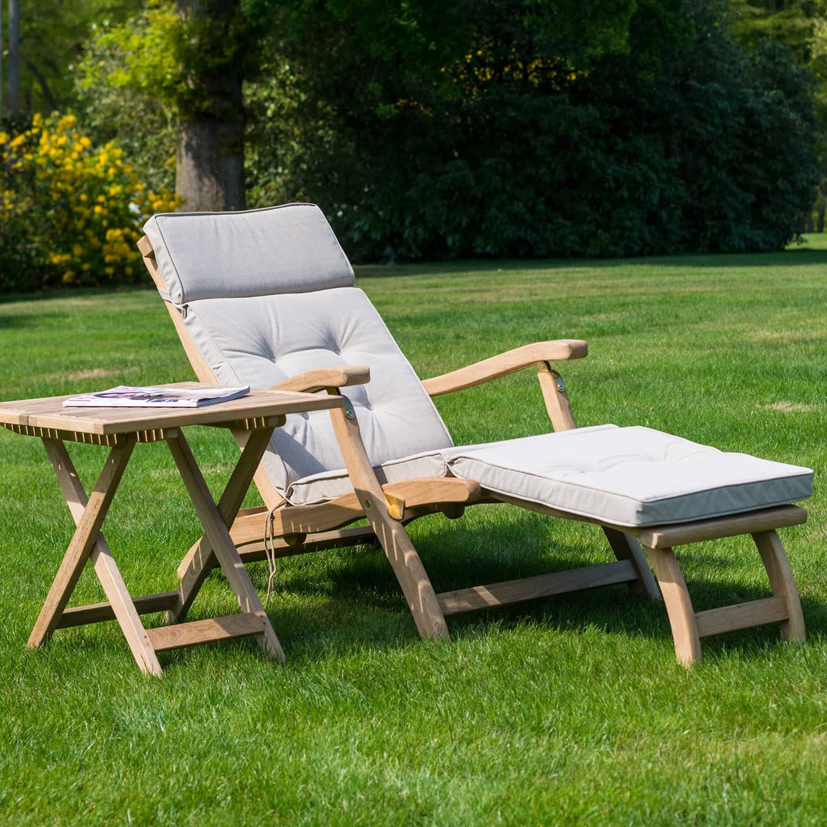 Alexander Rose Roble Steamer Chair with Folding Side Table